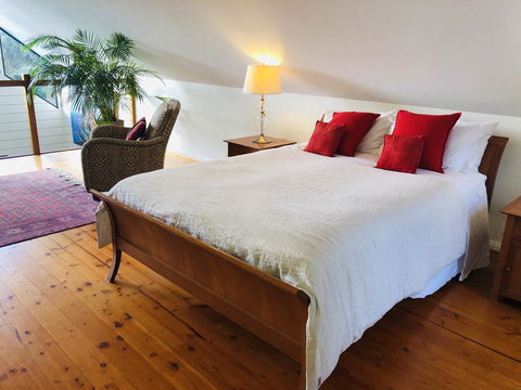 Zephyr Studio - Accommodation Gladstone 14