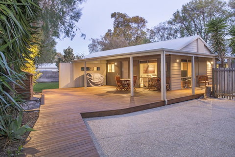 Boardwalk - Accommodation Gladstone 2