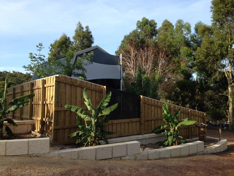 Dunsborough Barn Stay - Accommodation Gladstone 0