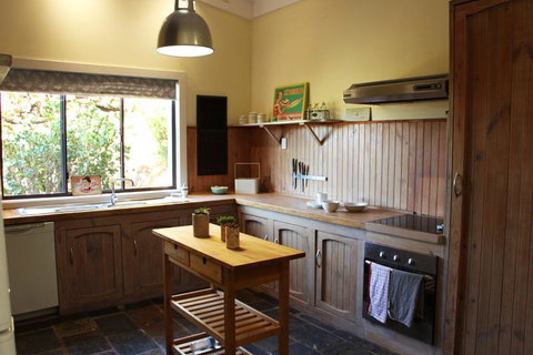 Bickley Valley Cottage - Accommodation Gladstone 5