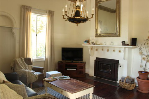 Bickley Valley Cottage - Accommodation Gladstone 10