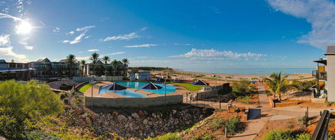 Mantarays Ningaloo Beach Resort - Accommodation Gladstone 0