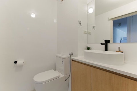 SEA BREEZE â€“ Between Cottesloe Beach & Swan River - Accommodation Gladstone 3