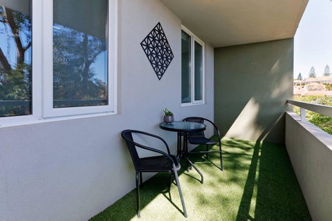 SEA BREEZE â€“ Between Cottesloe Beach & Swan River - Accommodation Gladstone 12