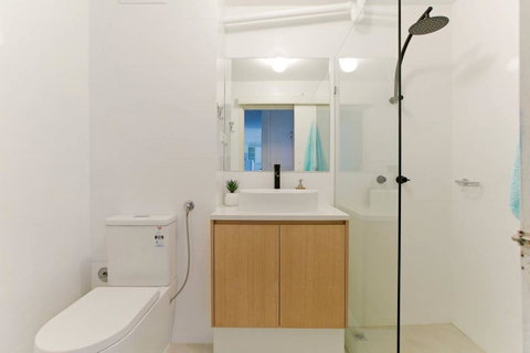 SEA BREEZE â€“ Between Cottesloe Beach & Swan River - Accommodation Gladstone 5