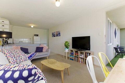 SEA BREEZE â€“ Between Cottesloe Beach & Swan River - Accommodation Gladstone 13