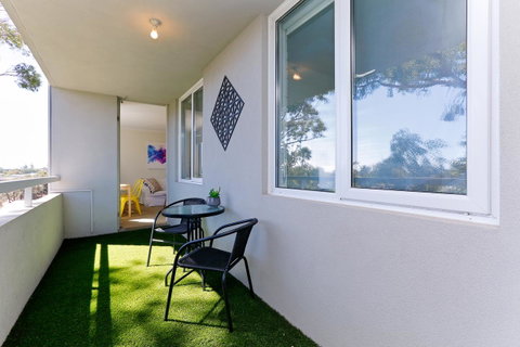 SEA BREEZE â€“ Between Cottesloe Beach & Swan River - Accommodation Gladstone 2