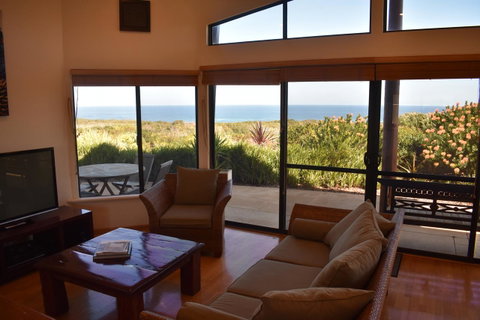 Redgate Beach Escape - Accommodation Gladstone 1