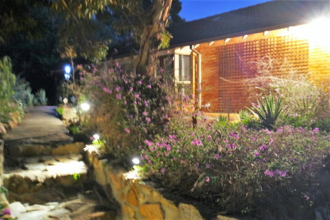Eleebana Guest House - Accommodation Gladstone 38