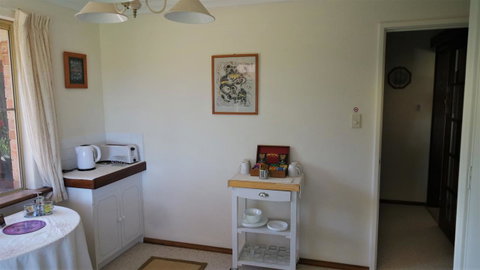 Eleebana Guest House - Accommodation Gladstone 29