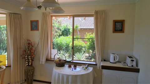 Eleebana Guest House - Accommodation Gladstone 28
