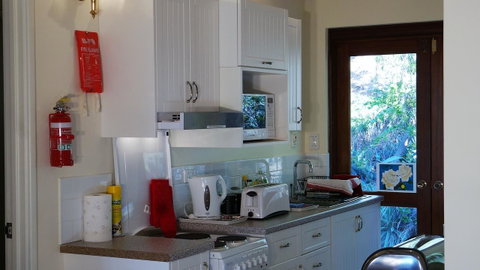Eleebana Guest House - Accommodation Gladstone 26