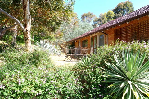 Eleebana Guest House - Accommodation Gladstone 33