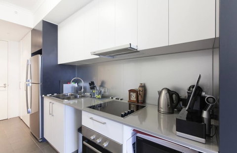 Perth Luxury City Apartment- Free Parking - Accommodation Gladstone 3