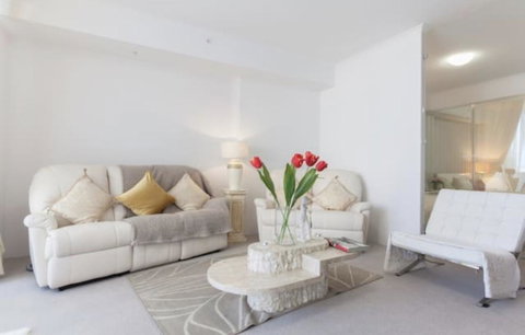 Perth Luxury City Apartment- Free Parking - Accommodation Gladstone 0
