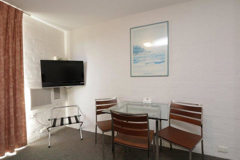 Atrium Hotel Mandurah - Accommodation Gladstone 2