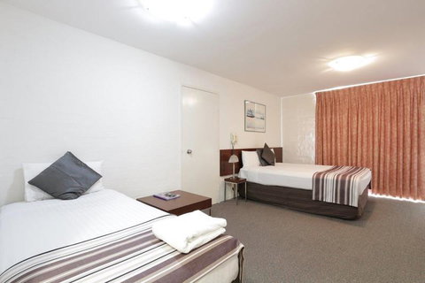 Atrium Hotel Mandurah - Accommodation Gladstone 1