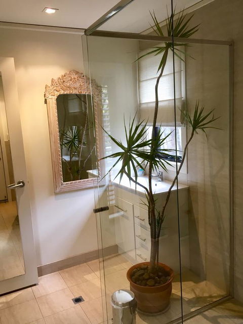 DESIGNER'S STUDIO - Accommodation Gladstone 14