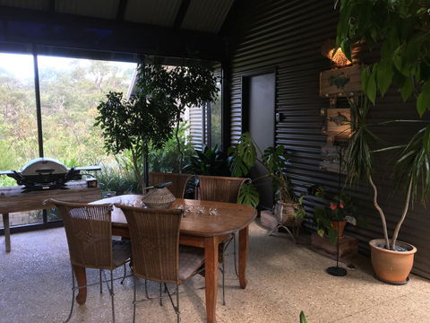 DESIGNER'S STUDIO - Accommodation Gladstone 2