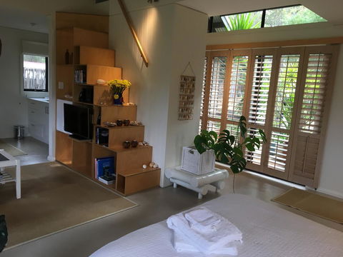 DESIGNER'S STUDIO - Accommodation Gladstone 4