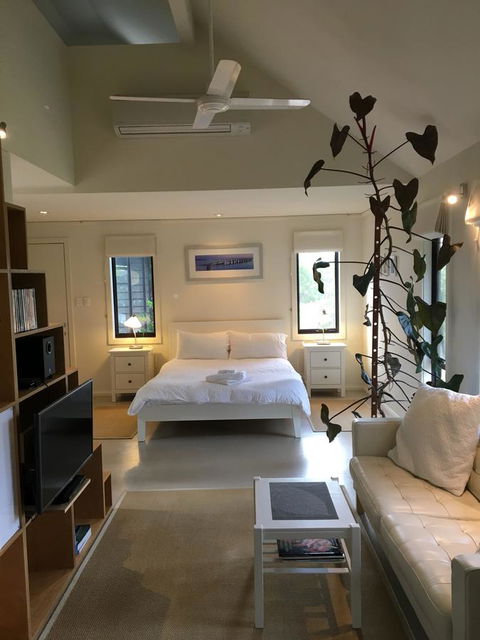 DESIGNER'S STUDIO - Accommodation Gladstone 0