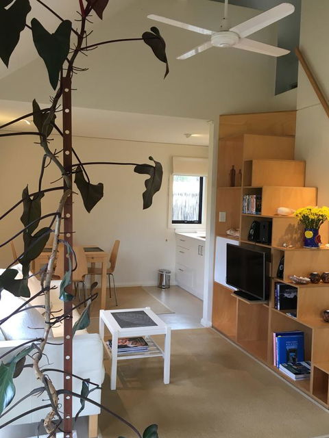 DESIGNER'S STUDIO - Accommodation Gladstone 18