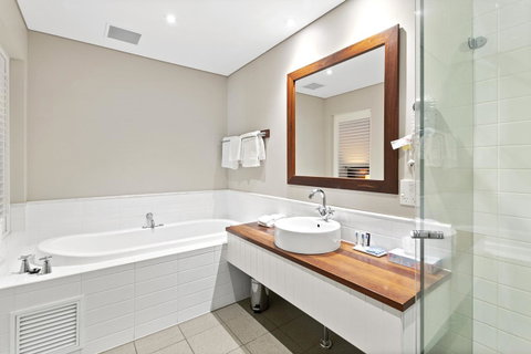 Caves House Hotel & Apartments Yallingup - Accommodation Gladstone 17