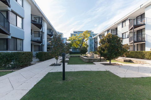 Riverside - Accommodation Gladstone 13