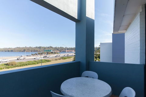 Riverside - Accommodation Gladstone 7