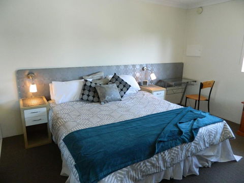 Riverside - Accommodation Gladstone 1