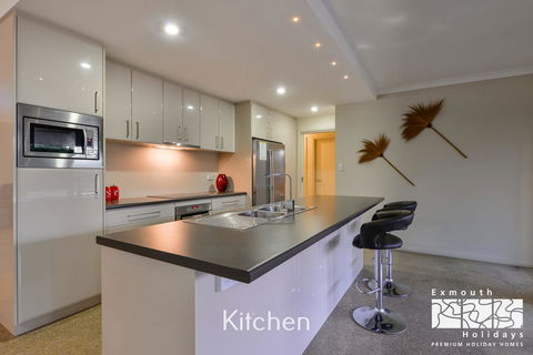 13 Learmonth Street - Close To Town Centre - Accommodation Gladstone 3