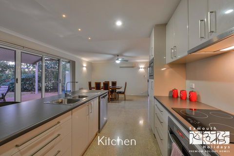 13 Learmonth Street - Close To Town Centre - Accommodation Gladstone 4