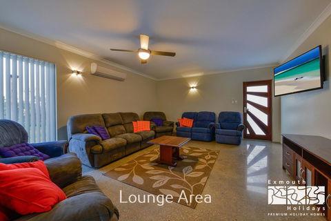 13 Learmonth Street - Close To Town Centre - Accommodation Gladstone 1