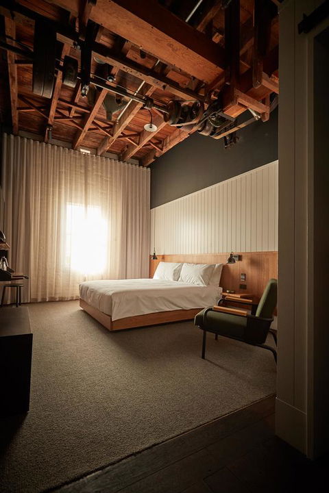 The Premier Mill Hotel - Accommodation Gladstone 2