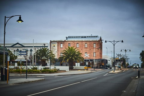 The Premier Mill Hotel - Accommodation Gladstone 14