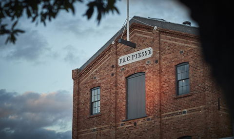 The Premier Mill Hotel - Accommodation Gladstone 12