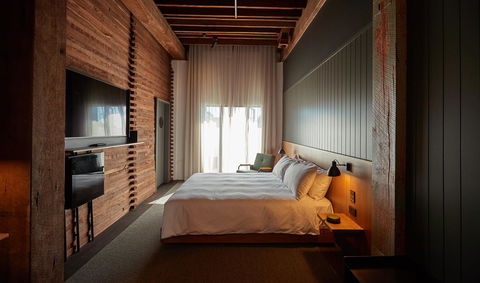 The Premier Mill Hotel - Accommodation Gladstone 1