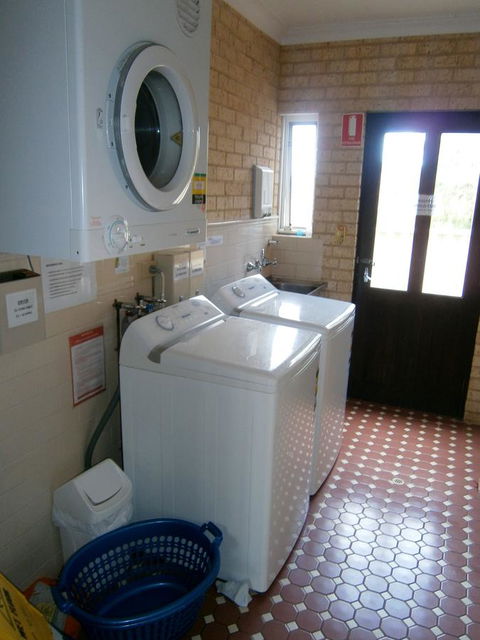Baywatch Retreat Augusta - Accommodation Gladstone 27
