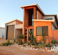 31 Inggarda Lane - Spectacular Views with a Private Jetty and Wi-Fi - Accommodation Gladstone