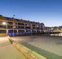 Dolphin Quay Apartments - Accommodation Gladstone