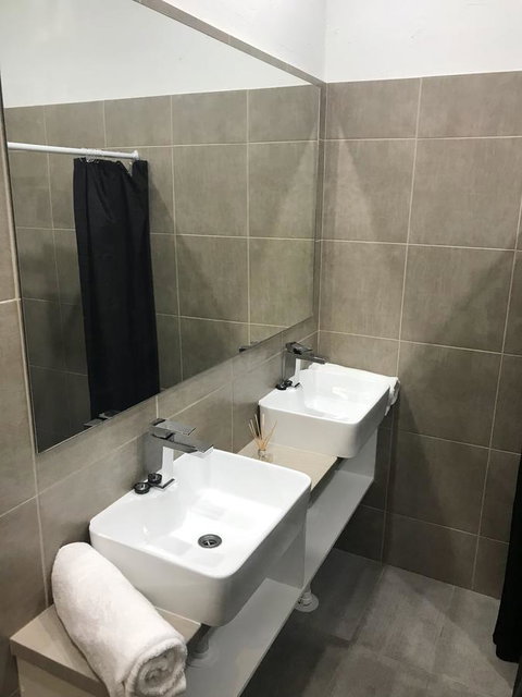 JJ's Backpackers - Accommodation Gladstone 6
