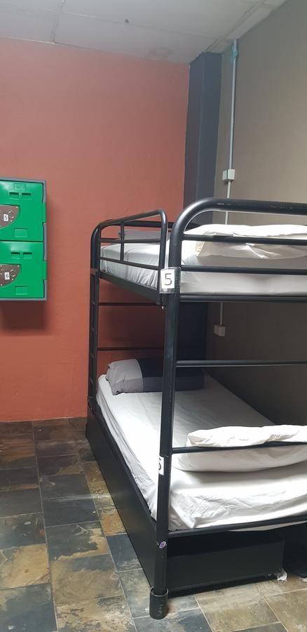 JJ's Backpackers - Accommodation Gladstone 12