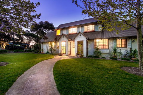 Sienna Lodge - Accommodation Gladstone 0