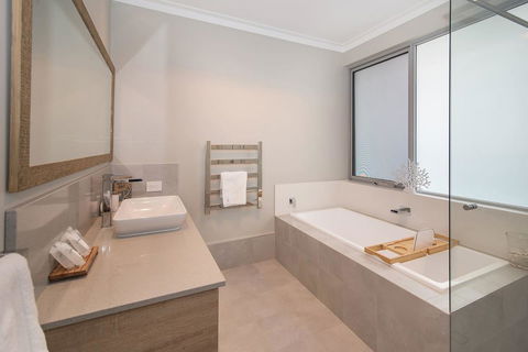 Busselton Beachside - A Slice Of Heaven - Accommodation Gladstone 13