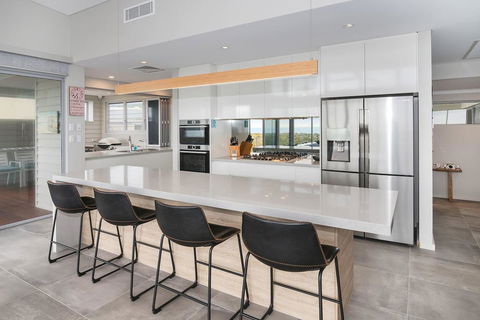 Busselton Beachside - A Slice Of Heaven - Accommodation Gladstone 3