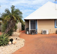 Osprey Holiday Village Unit 213/1 Bedroom - Spa bath king size bed perfect for any couple - Accommodation Gladstone