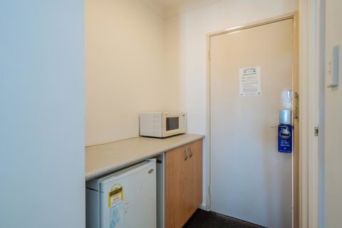 Canning Bridge Auto Lodge - Accommodation Gladstone 30