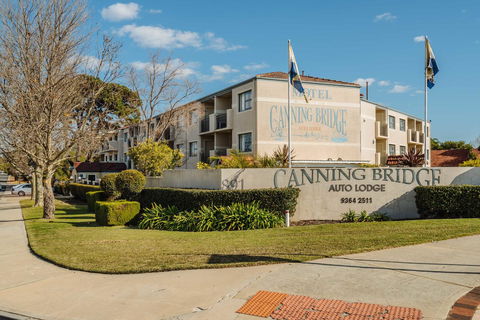 Canning Bridge Auto Lodge - Accommodation Gladstone 0