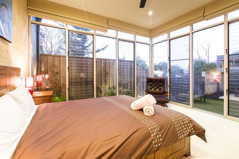 Arthouse - Accommodation Gladstone 11