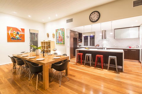 Arthouse - Accommodation Gladstone 23